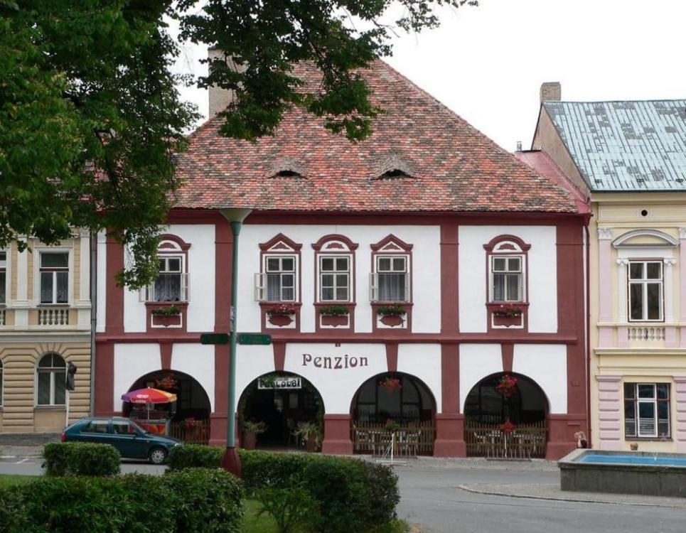 Restaurace A Penzion Podloubi Opocno ภายนอก รูปภาพ